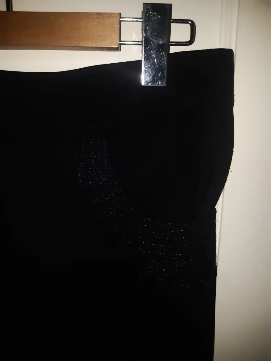 Model France Black Pants image indicator(2)