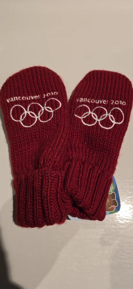 Vancouver 2010 Olympic Mittens - Red size S/M - photo 3