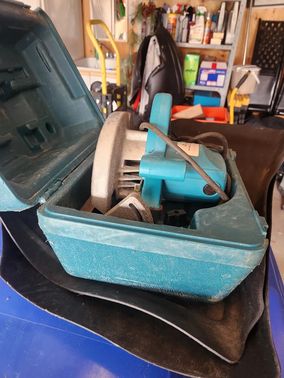 Makita Concrete Saw with Case image indicator(2)