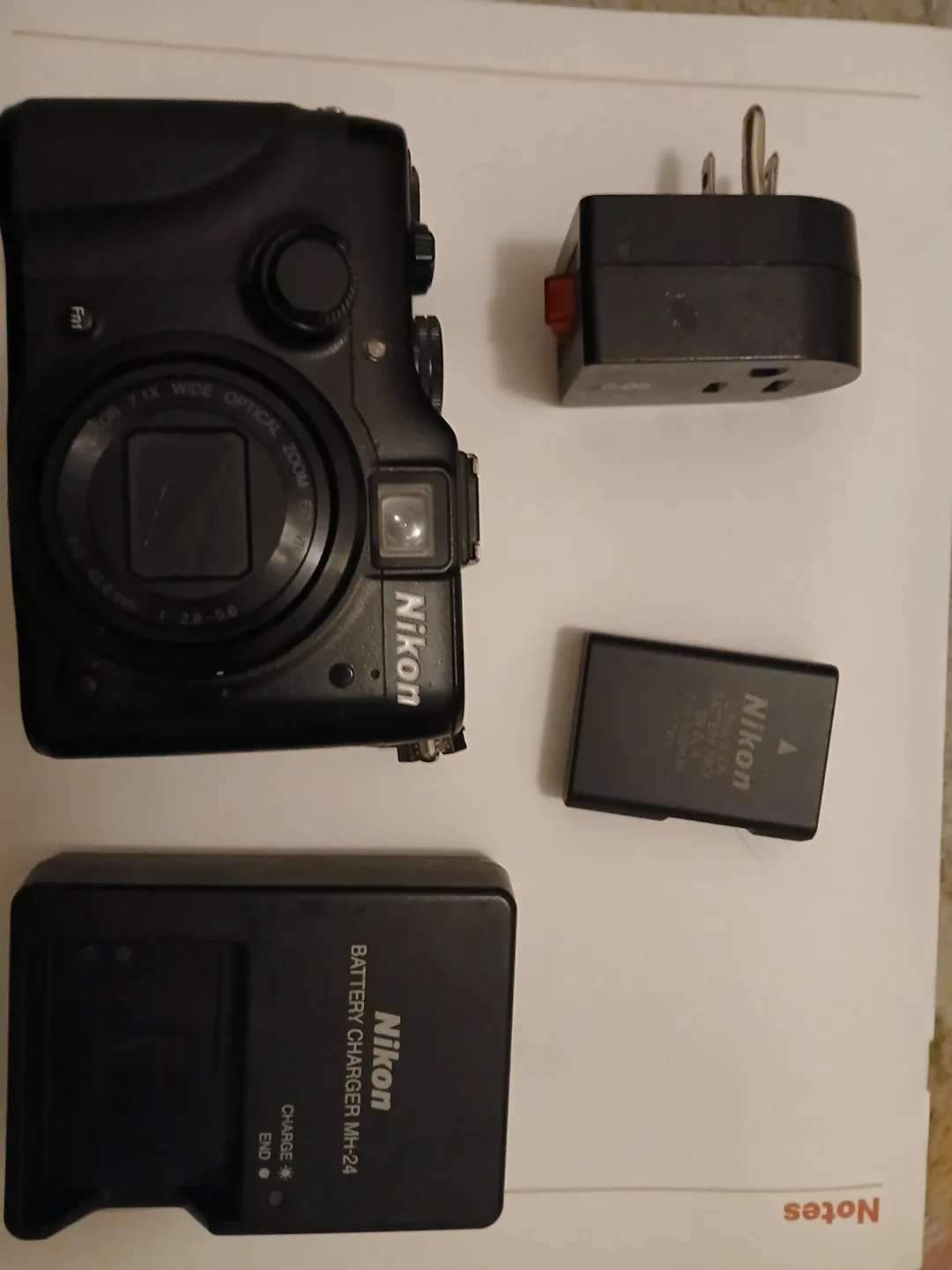 Nikon COOLPIX P7100 Digital Camera w/ Accessories thumbnail
