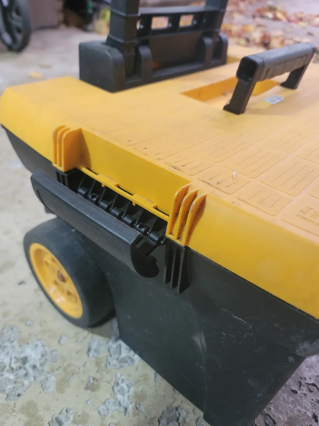 🥕 Rolling Tool Box - Load 'N' Roll image indicator(4)