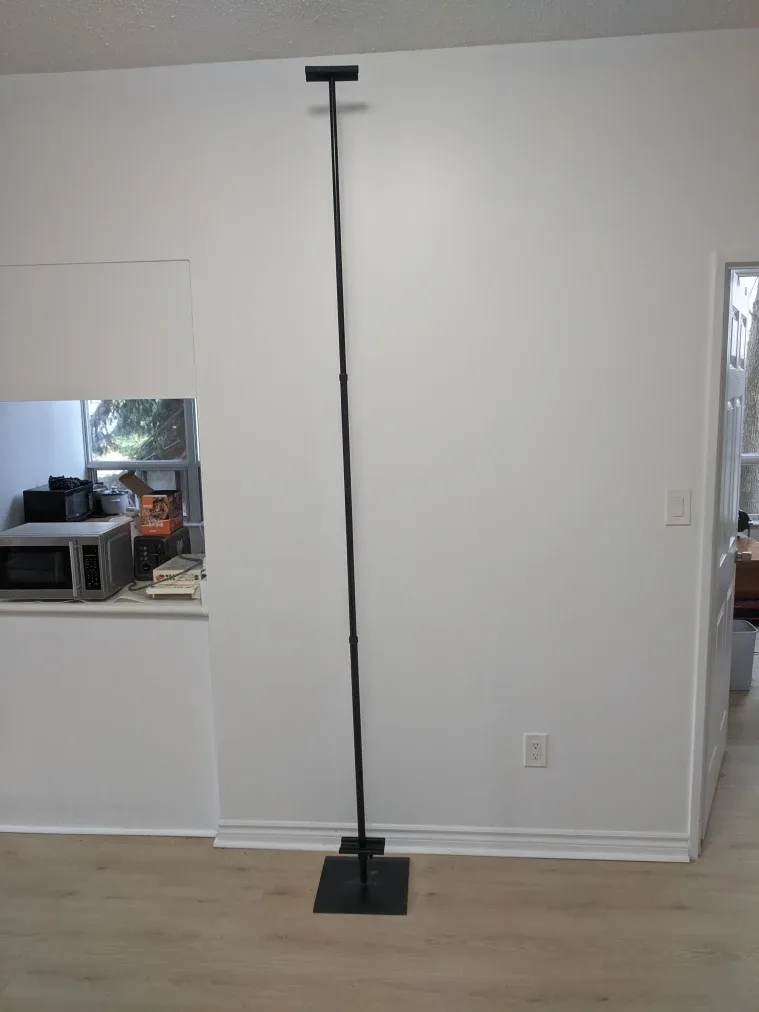 Black Metal Easel image indicator(2)