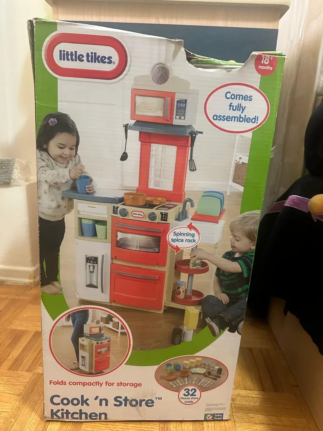 Little Tikes Cook 'n Store Kitchen - Like New! image indicator(2)