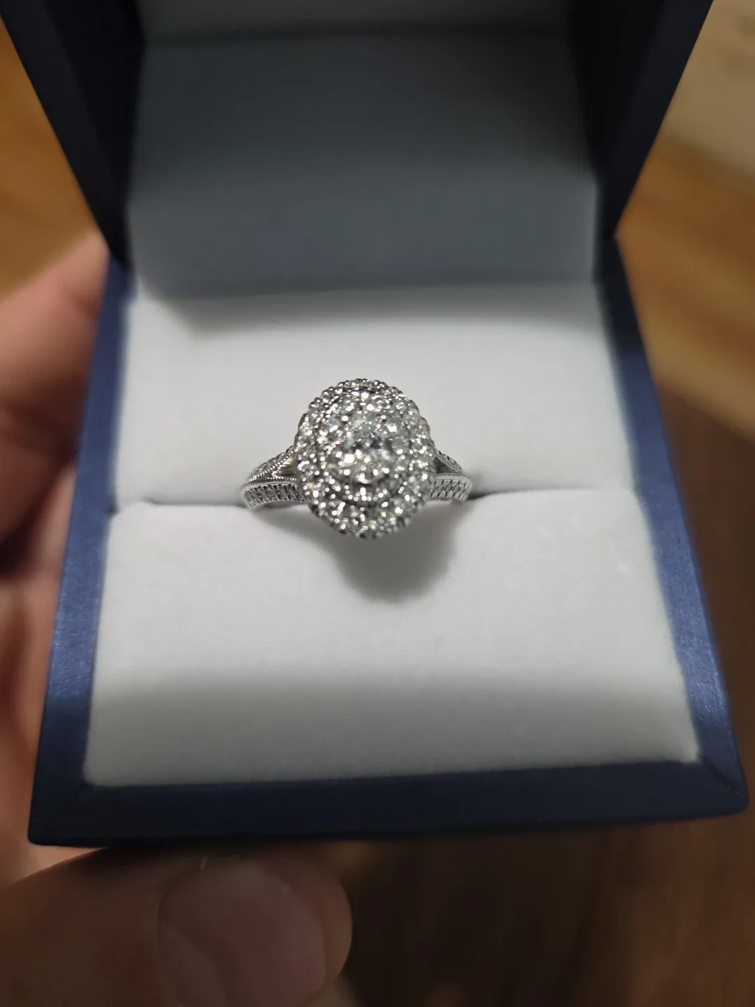 Diamond Engagement Ring image indicator(8)