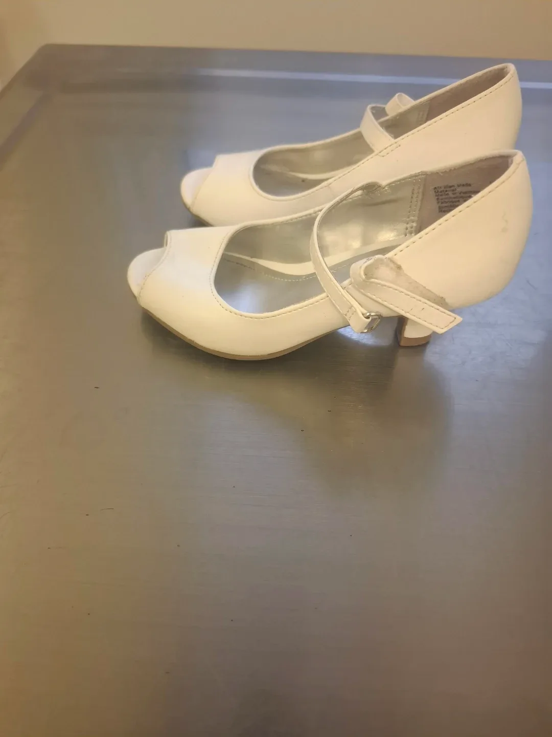American Eagle White Heels - Size 10.5 image indicator(3)