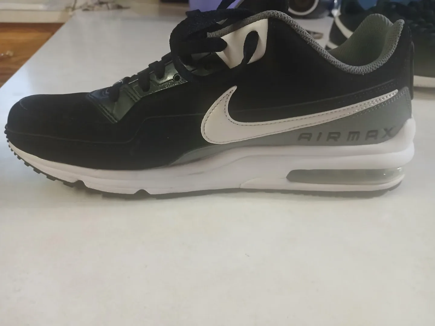 Nike Air Max LTD 3 Black/White image indicator(2)