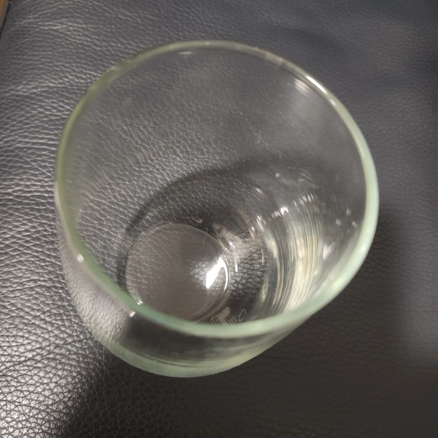 Clear Glass Vase or wine glass - photo 2