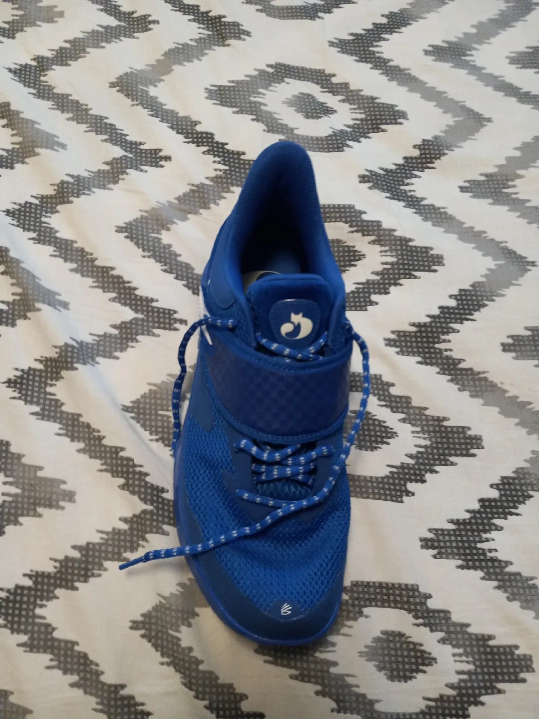 under amour curry/de Aron foxes 1 image indicator(4)