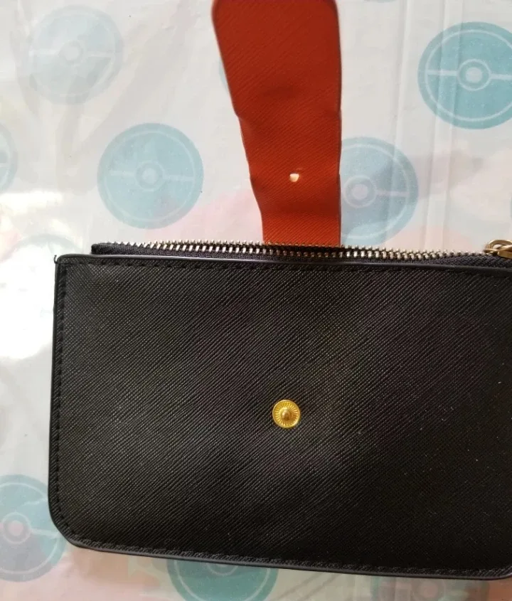 Two Wallets image indicator(10)