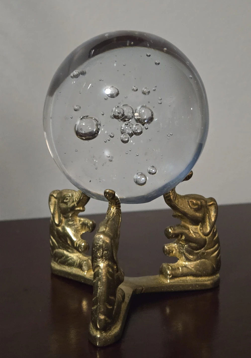 Vintage Brass Elephant Crystal Ball Holder. - photo 3