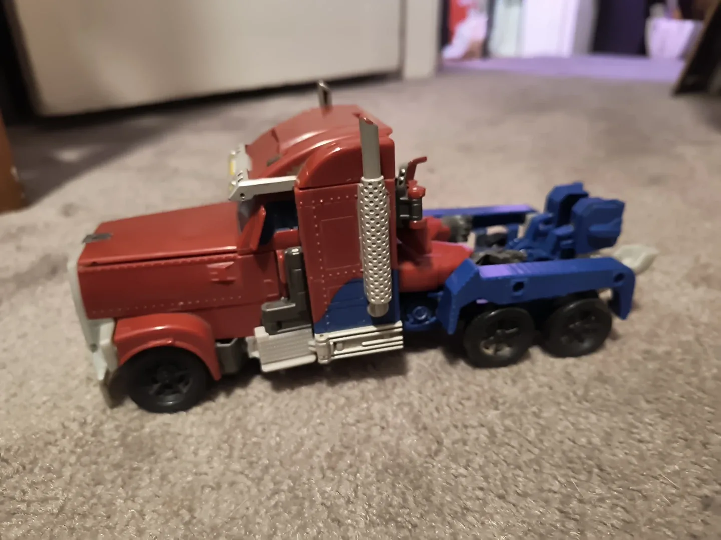 Transformers Optimus Prime Action Figure image indicator(2)