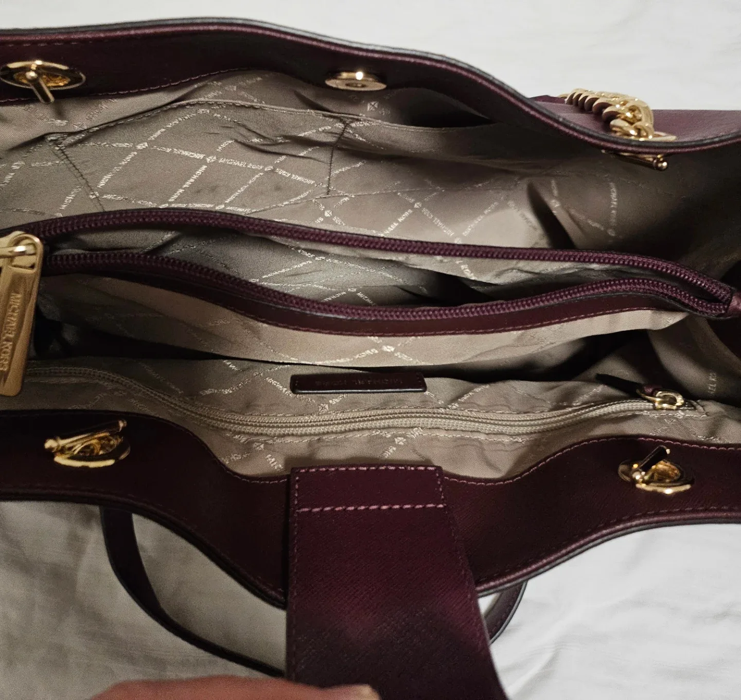 Michael Kors Burgundy Tote Bag image indicator(5)