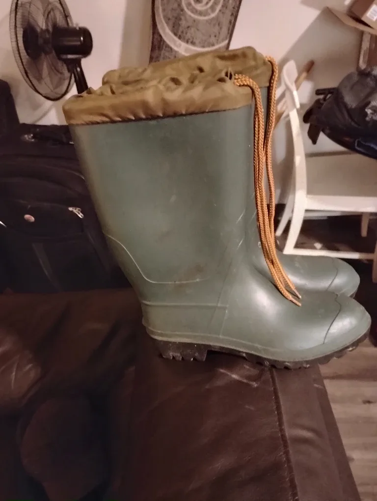 Green Rubber Rain Boots image indicator(2)