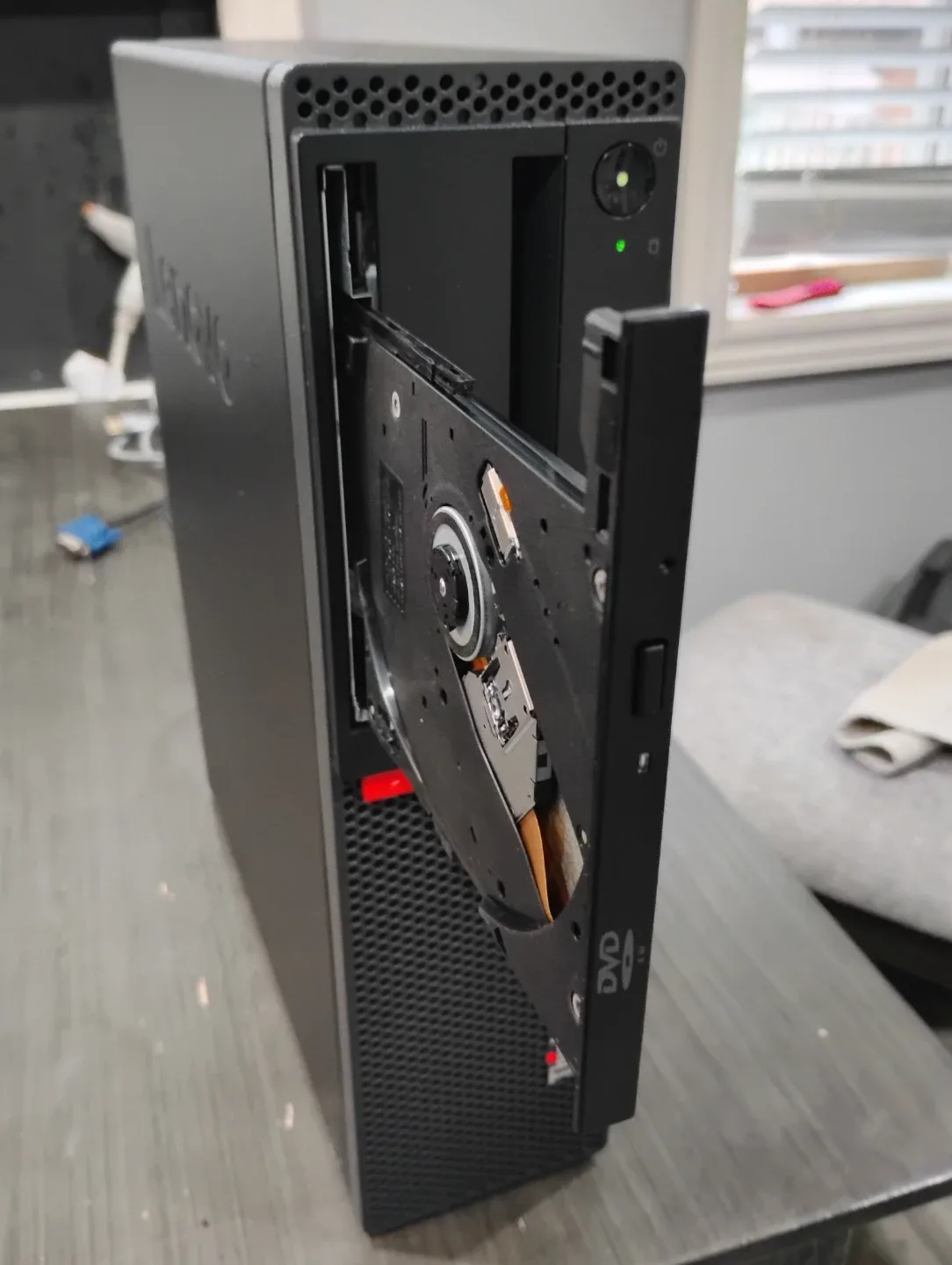 Lenovo ThinkCenter - Windows 11 PC image indicator(2)