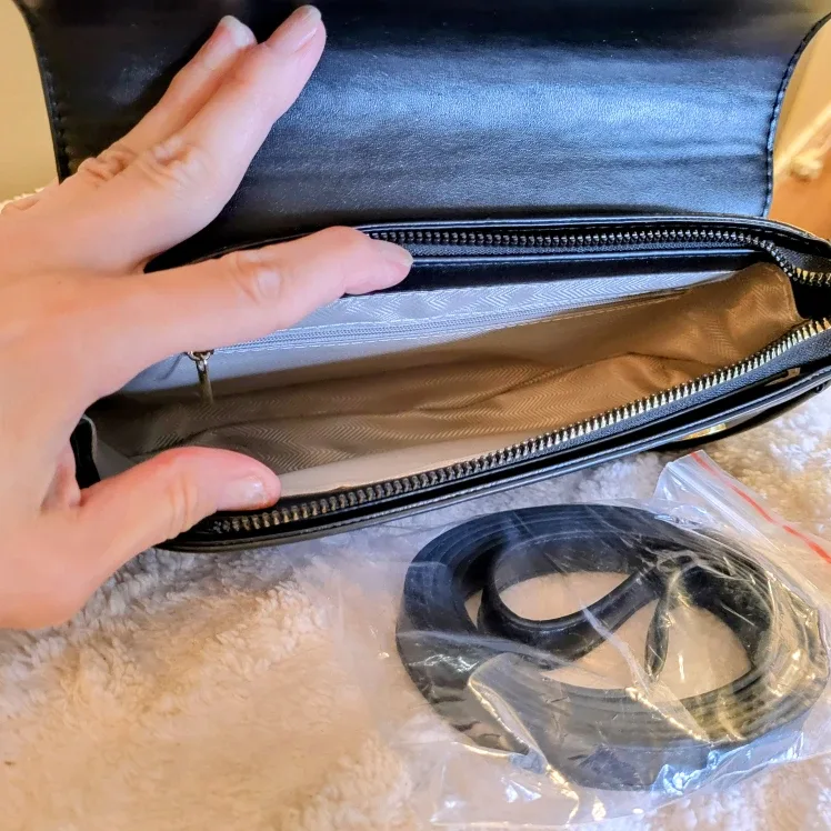 Ladies purse image indicator(2)