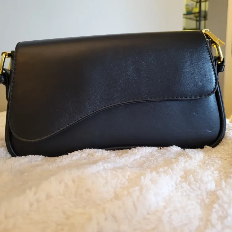 Ladies purse image indicator(8)