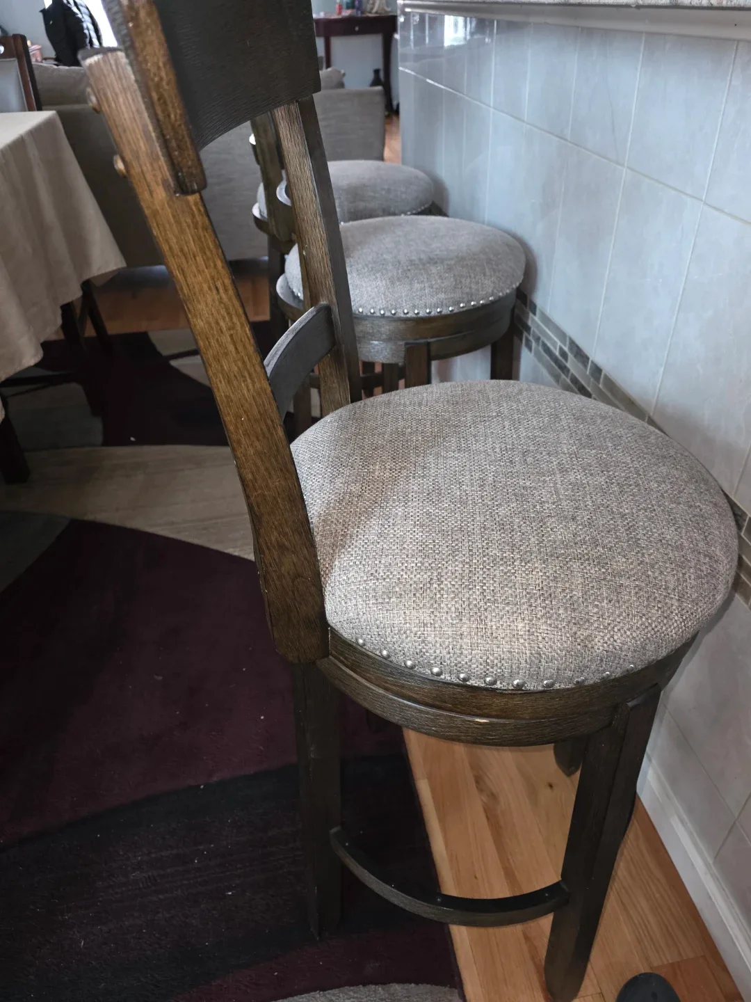 Set of 3 Bar Stools image indicator(2)