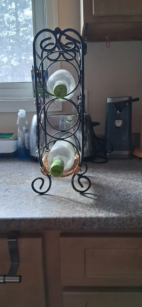 Metal Wine Rack with Grapevine Design image indicator(2)