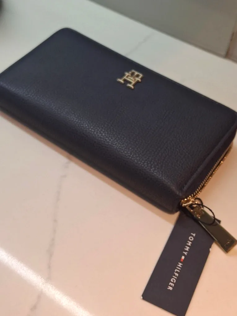 Tommy Hilfiger Wallet - Navy Blue, New with Tags! image indicator(3)
