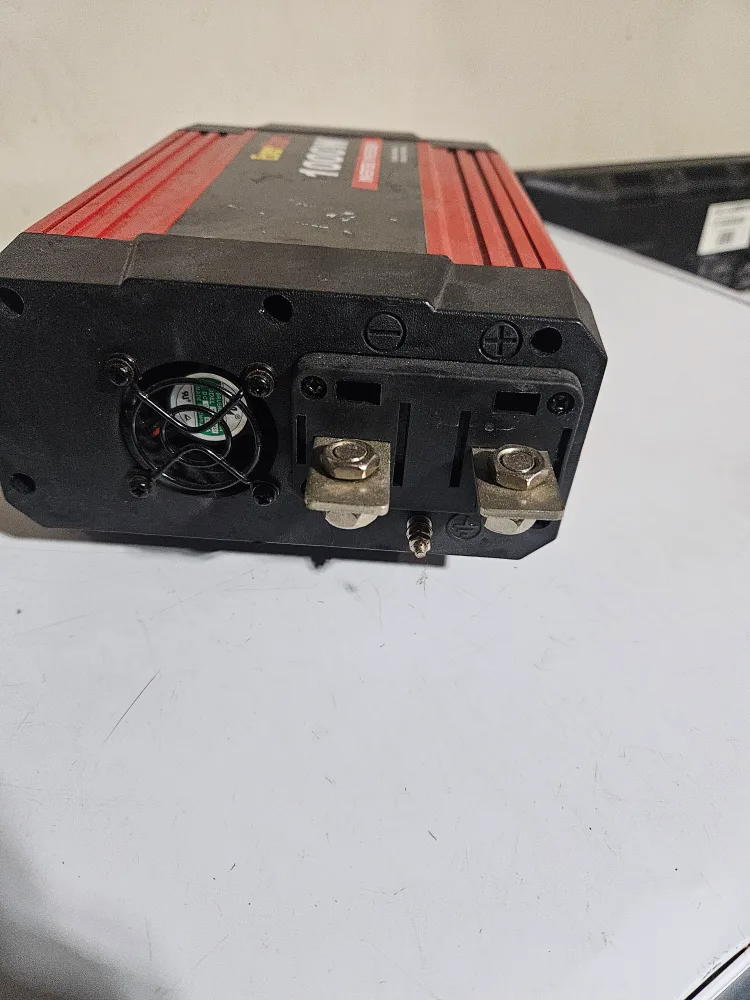 EverStart 1000W Power Inverter image indicator(2)