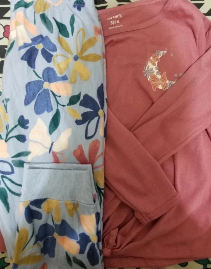 Carter's Size 5/5A Girls Pajama Set image indicator(2)
