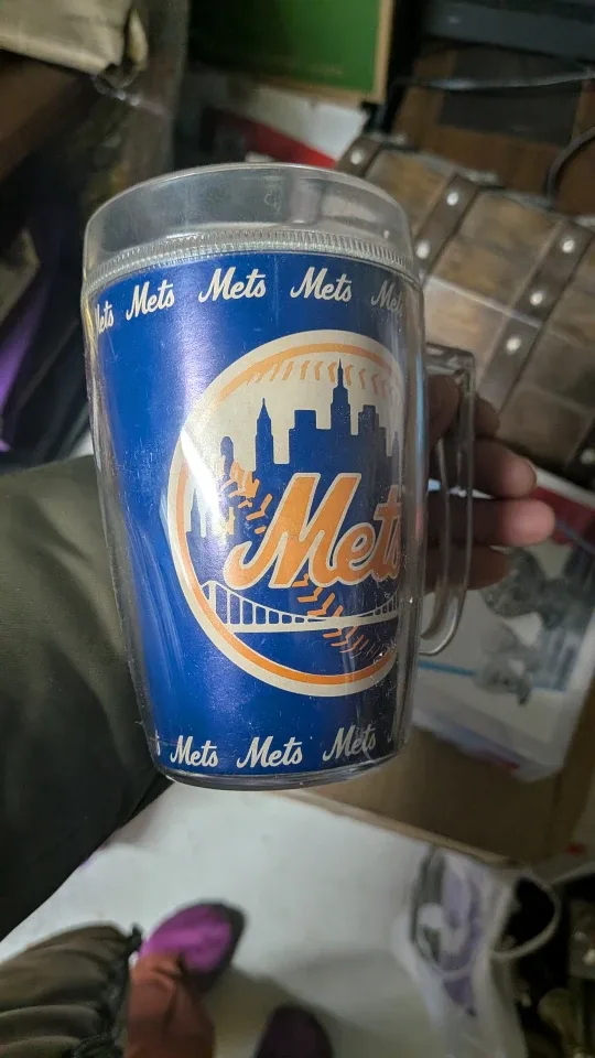 Mets & Michelob Light Plastic Mug image indicator(2)
