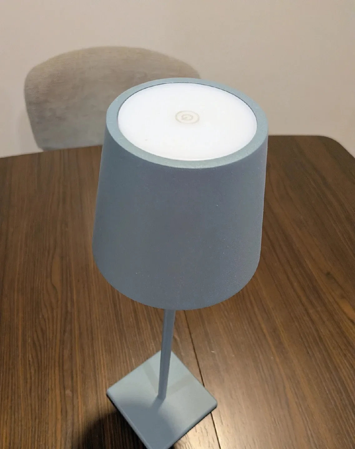 Cordless LED Table Lamp - Gray image indicator(2)