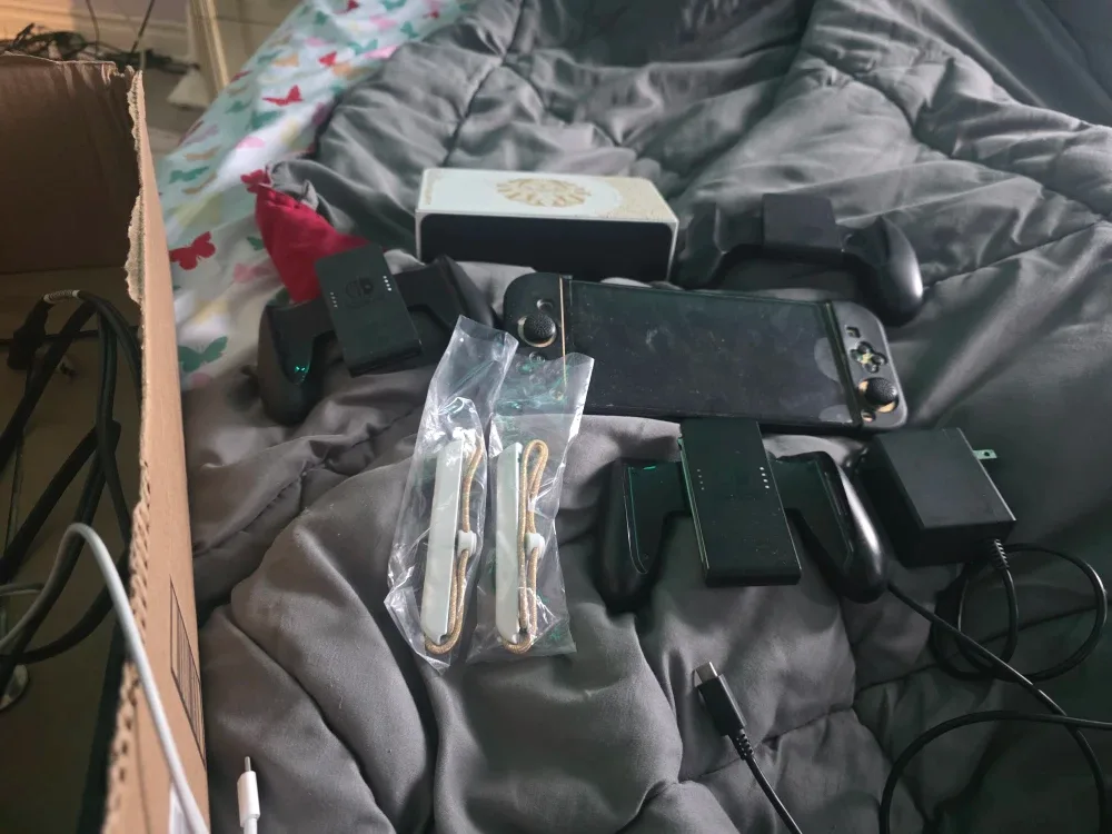 Nintendo Switch OLED Model image indicator(6)