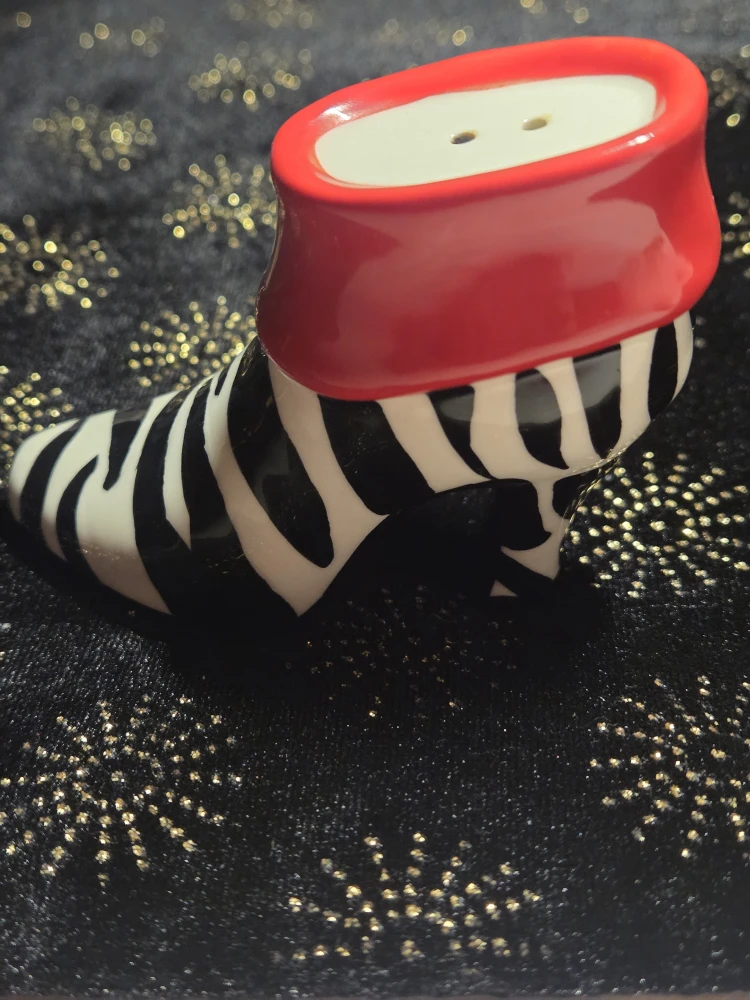 Zebra Print Shoe Salt Shaker - photo 3