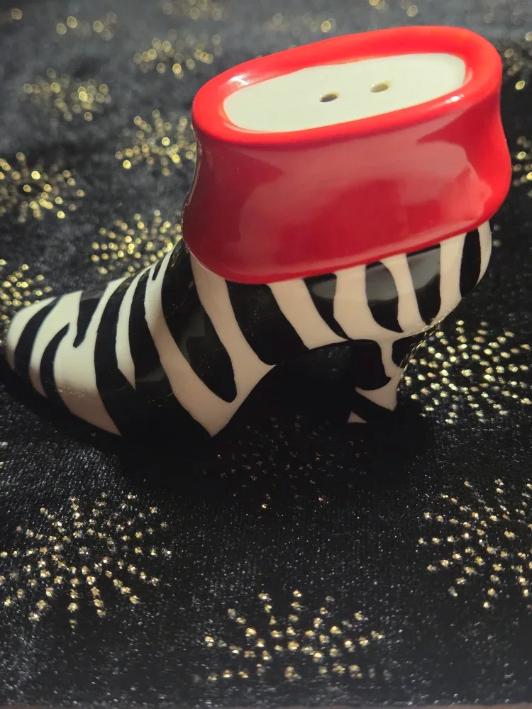 Zebra Print Shoe Salt Shaker image indicator(3)