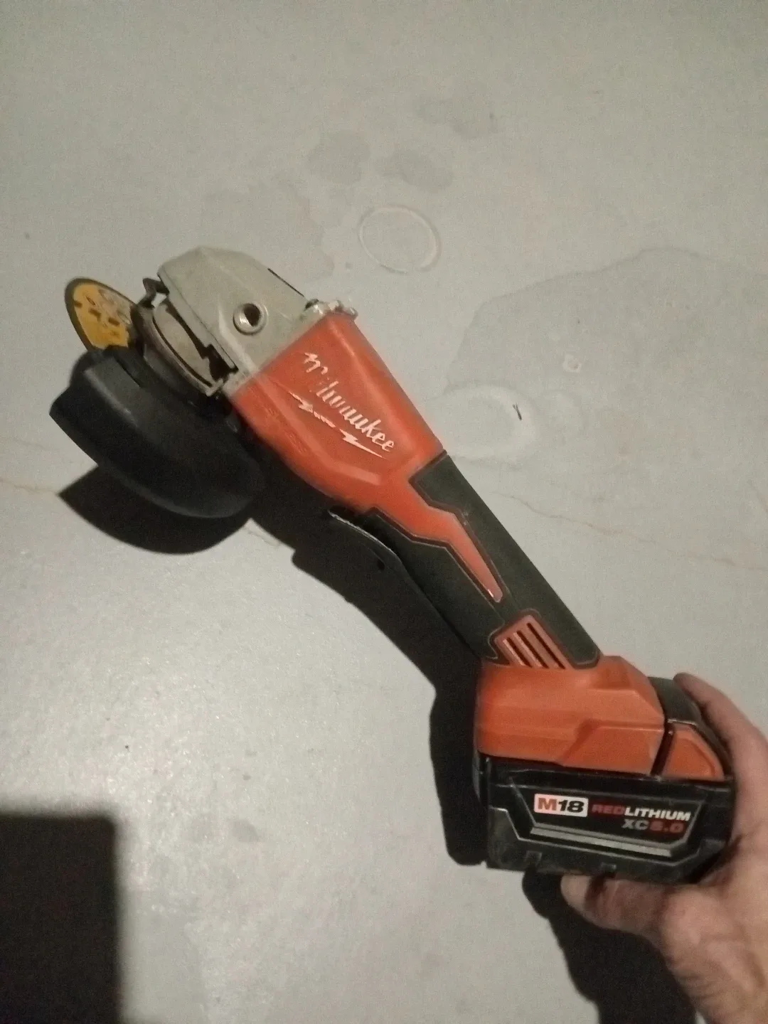 Milwaukee M18 REDLITHIUM XC5.0 Angle Grinder image indicator(2)