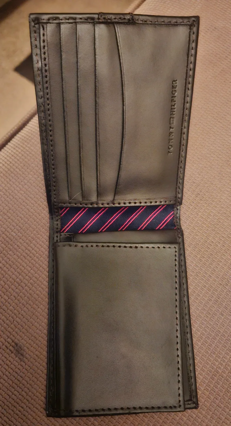 Tommy Hilfiger Brown Leather Wallet image indicator(3)