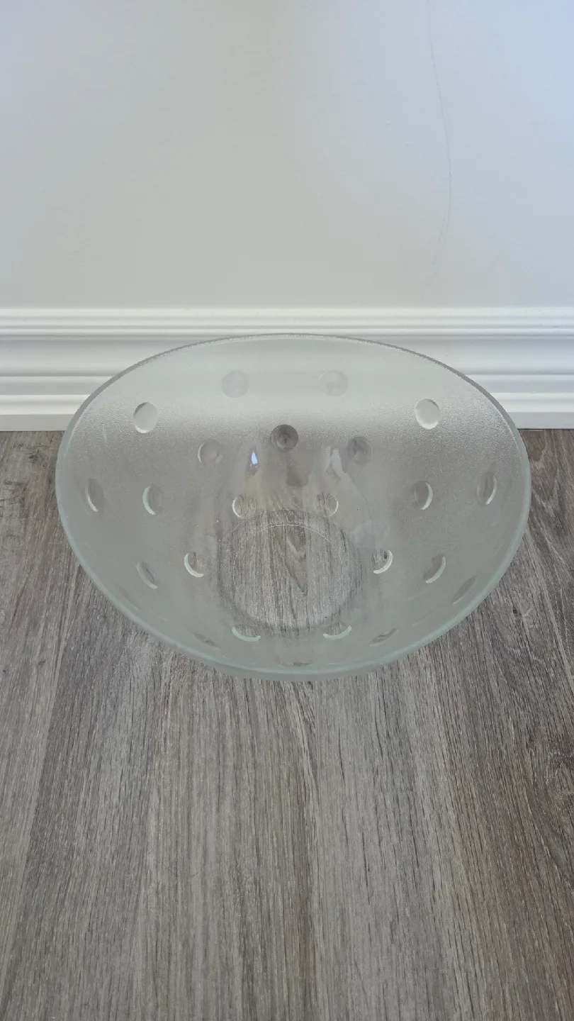 Glass Bowl with Dot Pattern image indicator(3)