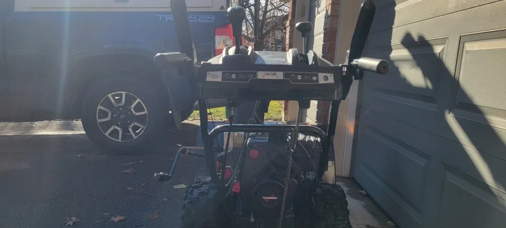 Snowblower with upgrades and cab image indicator(4)