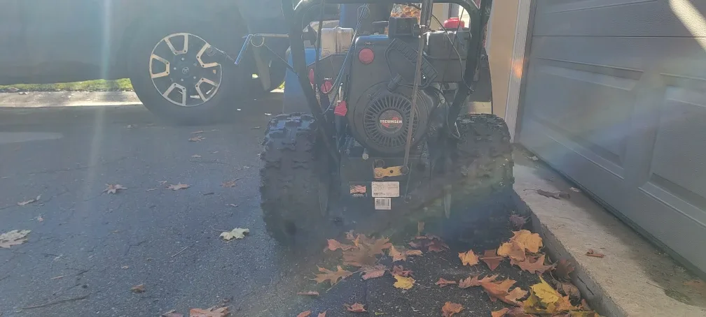 Snowblower with upgrades and cab image indicator(5)