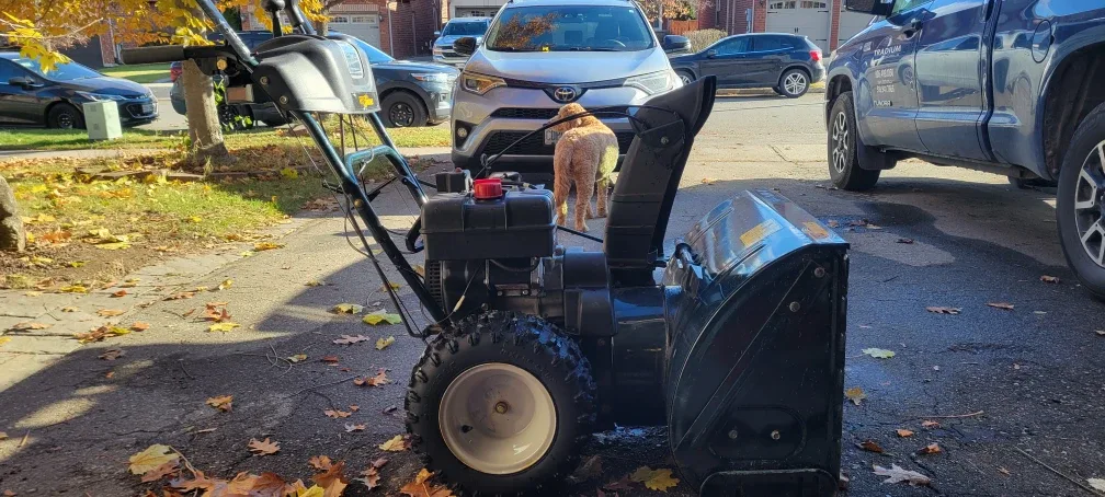 Snowblower with upgrades and cab image indicator(6)