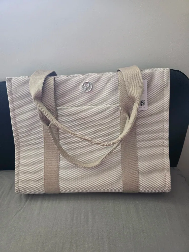 Lululemon Canvas Tote Bag -  New 14,5 x12 in image indicator(2)