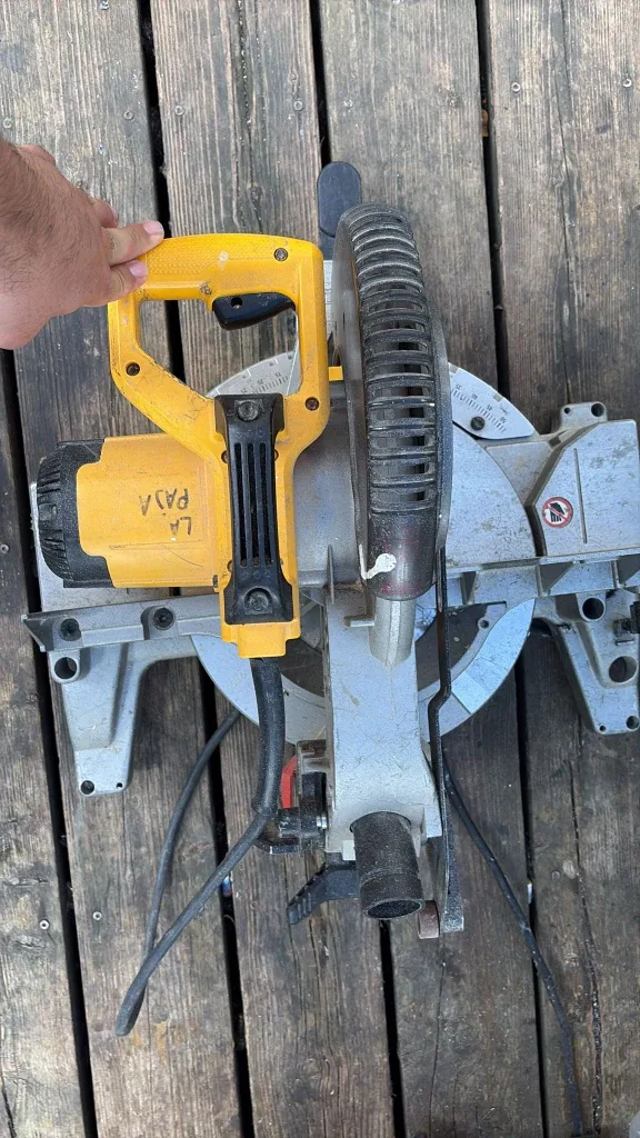 Dewalt Table Saw and Mitre Saw image indicator(3)