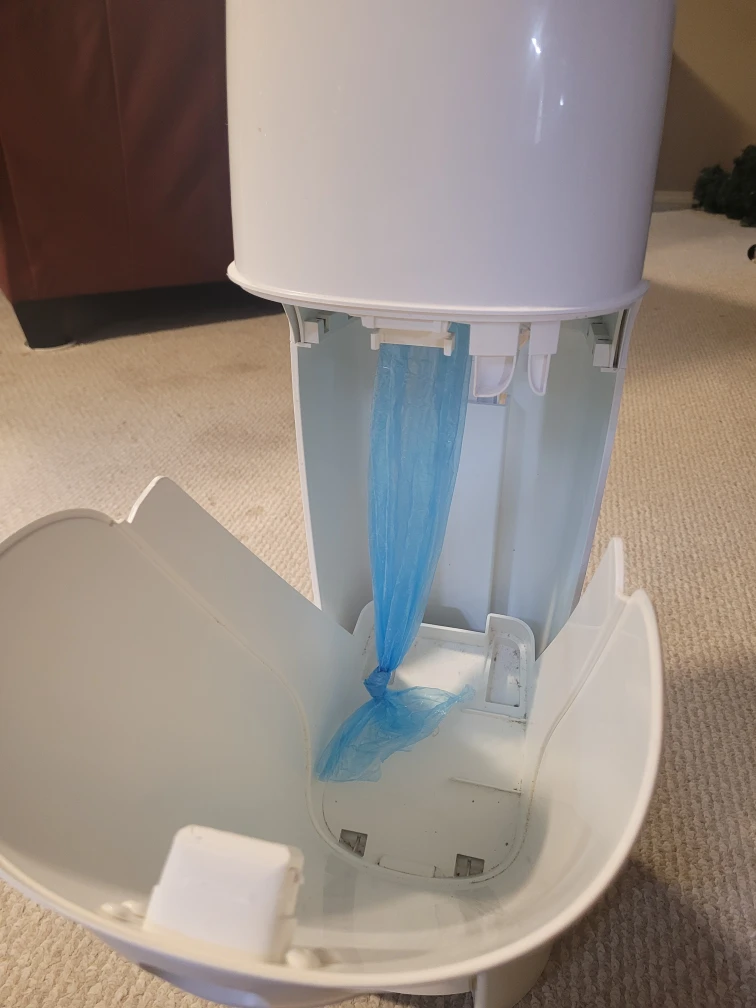 Diaper Genie with 4 Refills (1080 Diapers Total) - photo 3