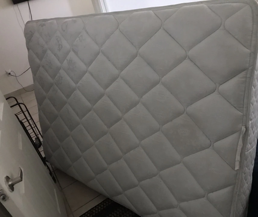 Full size mattress