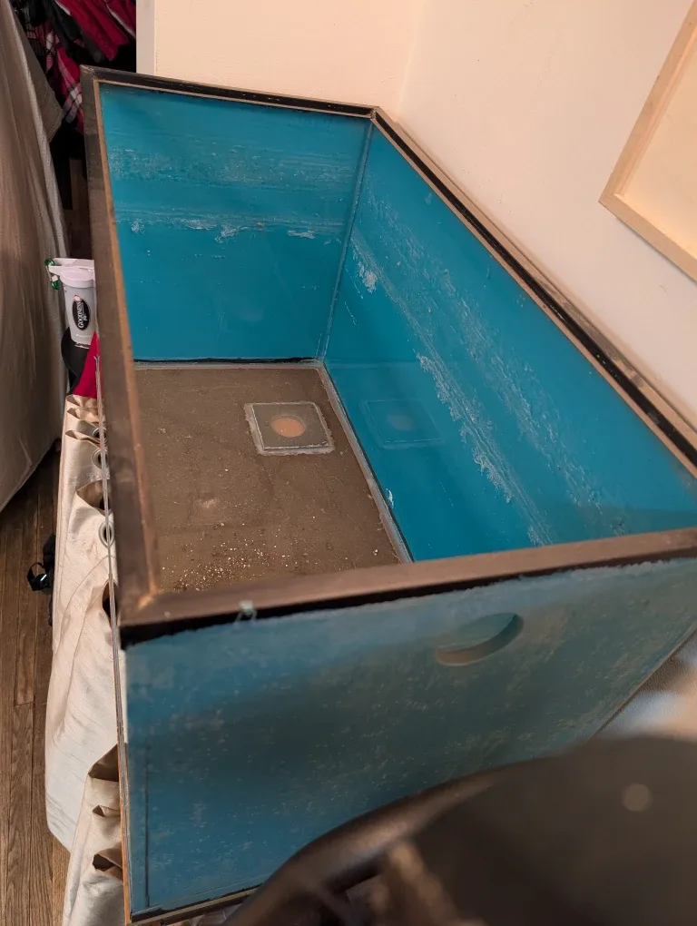 Used Fish Tank with Stand image indicator(2)