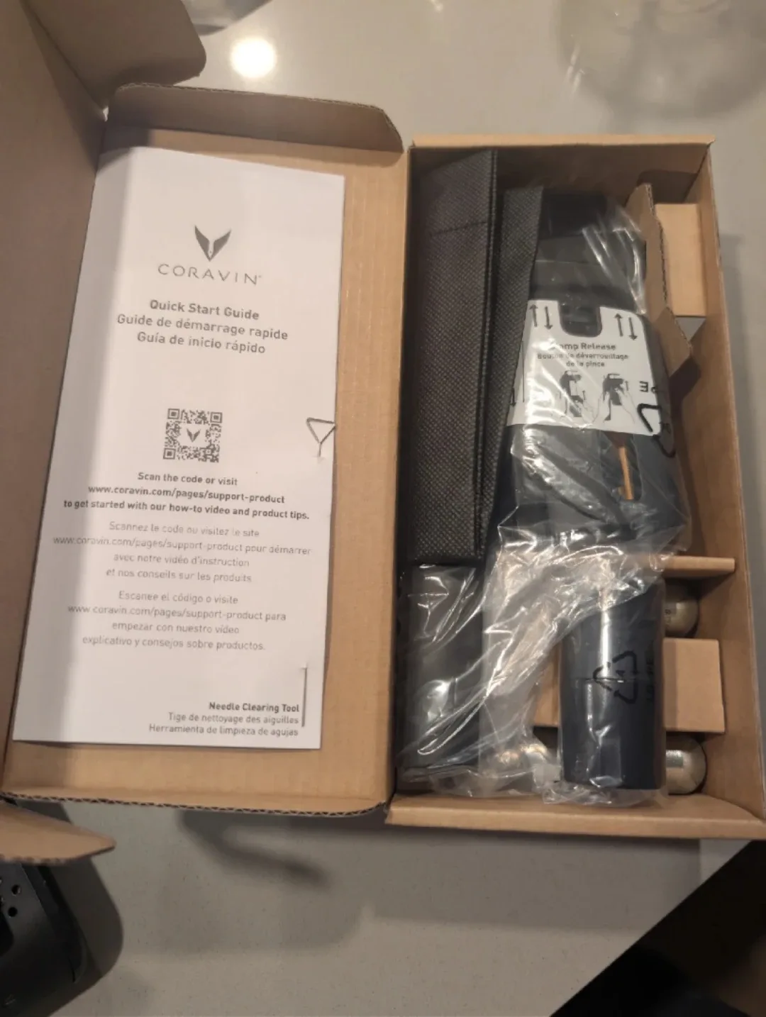 Coravin Timeless Three+ pour wine without removing the cork image indicator(4)