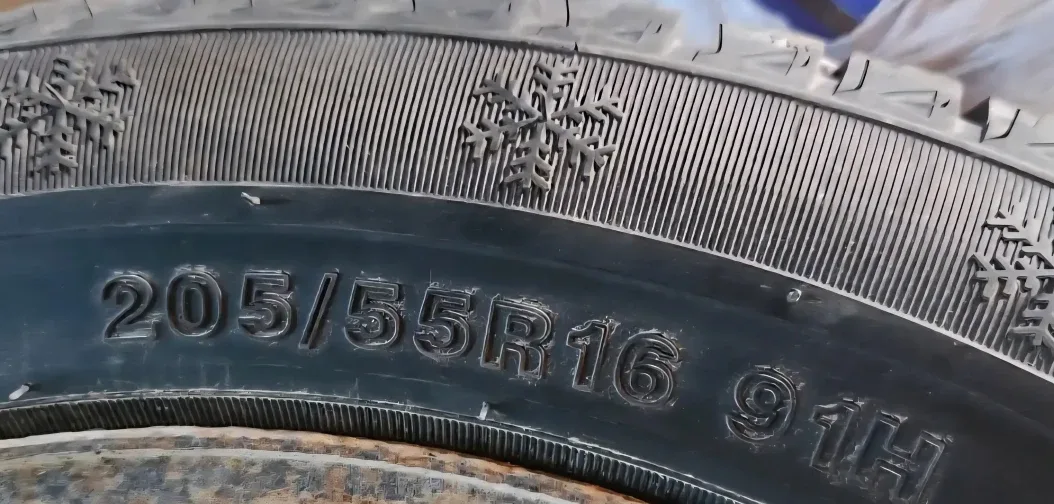 Arctic Claw Radial XGrip 205/55R16 Tires and steel rims image indicator(4)