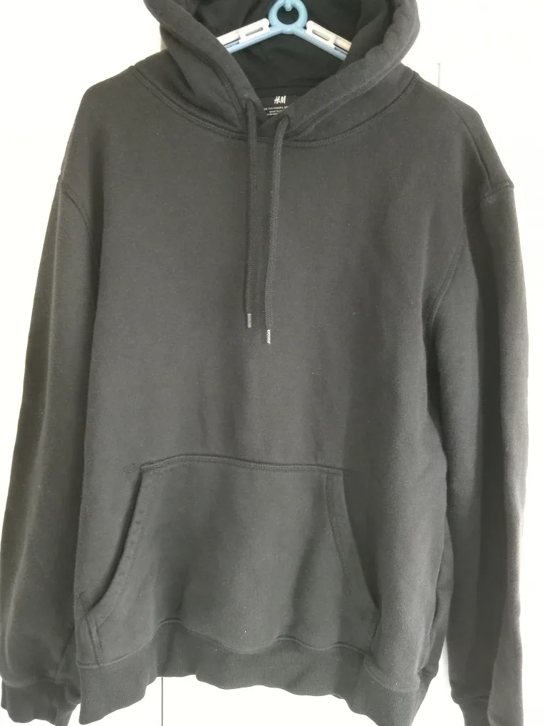 H&M Black Relaxed Fit Hoodie - Size M