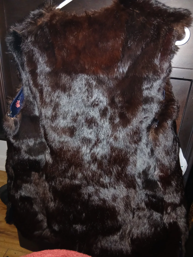 Fur Vest with Floral Lining - photo 3