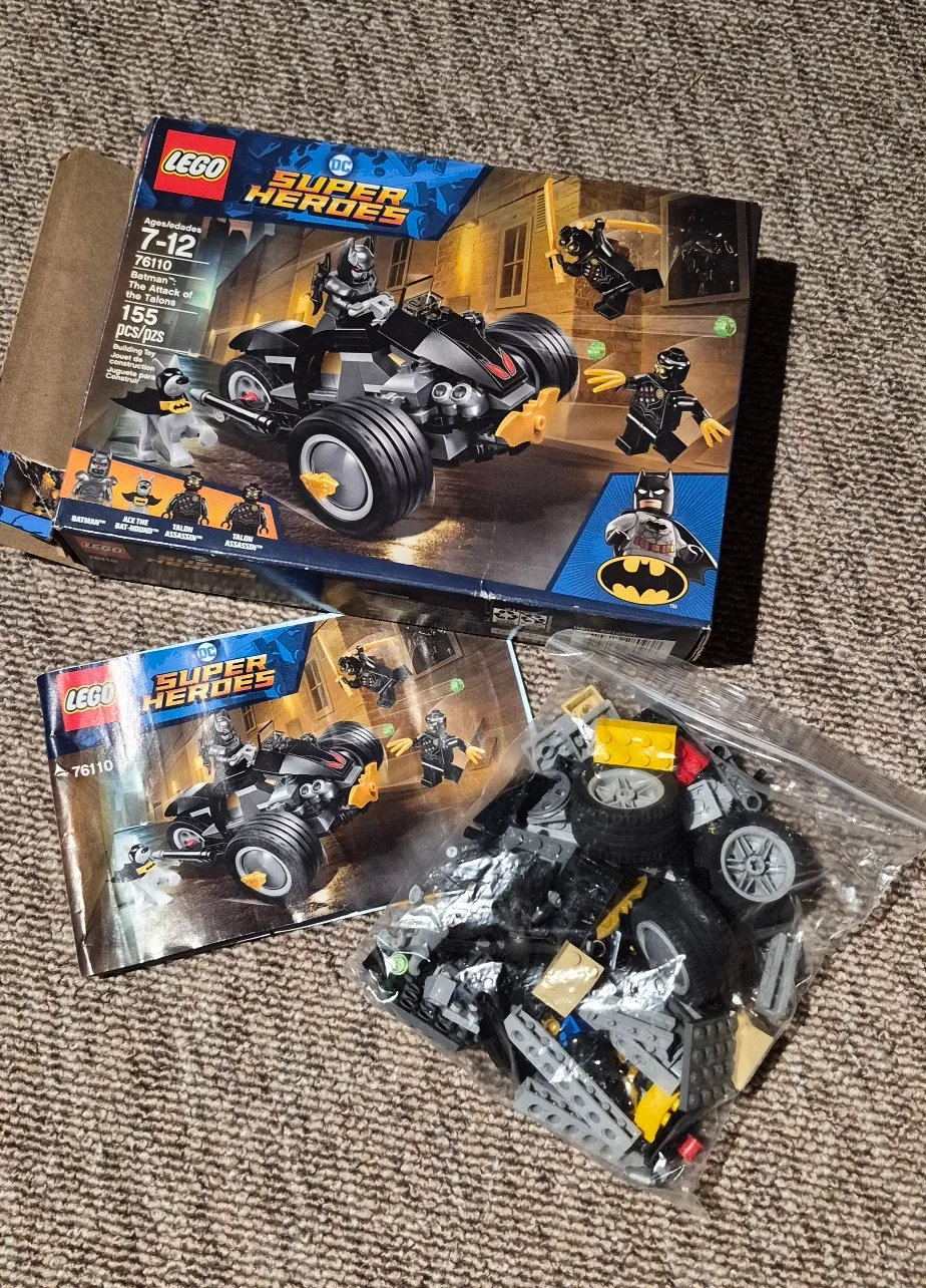 LEGO DC Super Heroes Batman: Attack of the Talons 76110