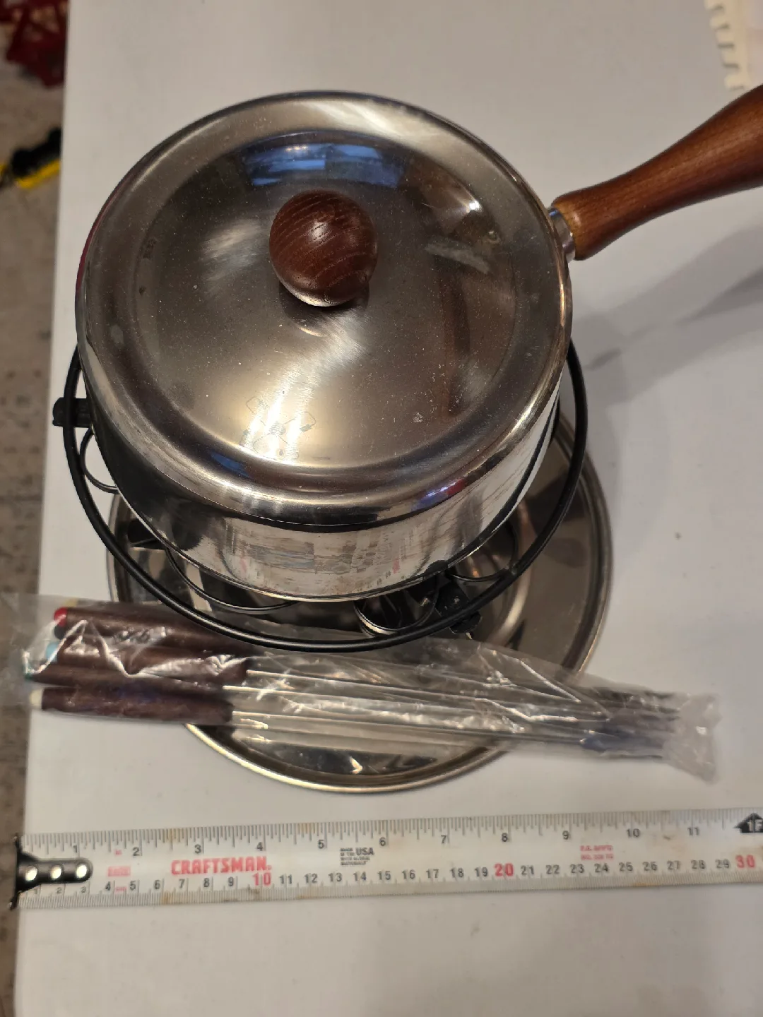 Fondue Pot Set with Forks image indicator(2)