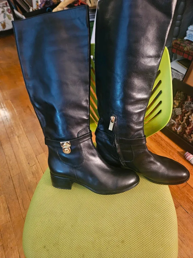 Brand New Michael  Kors Women Leather Boots