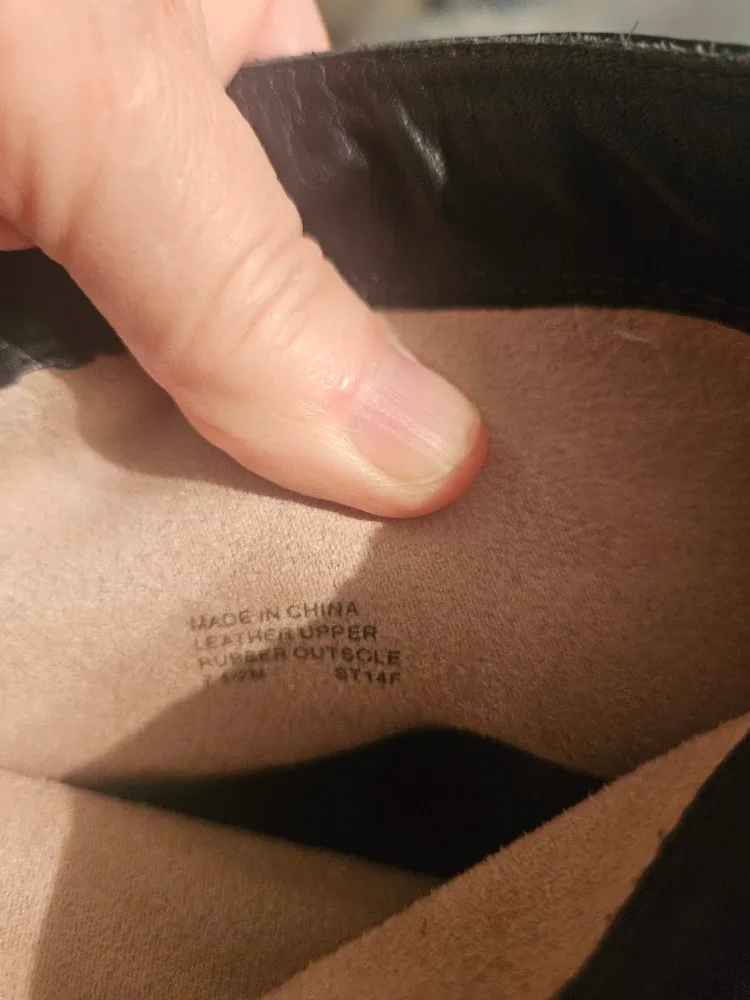 Brand New Michael  Kors Women Leather Boots image indicator(3)