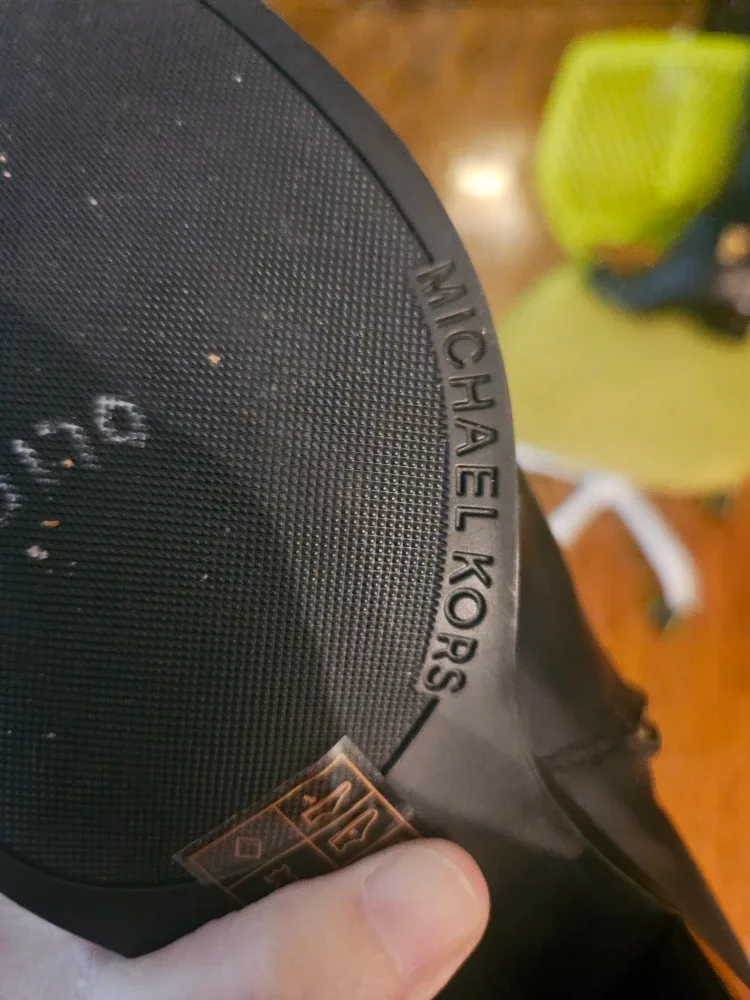 Brand New Michael  Kors Women Leather Boots image indicator(5)